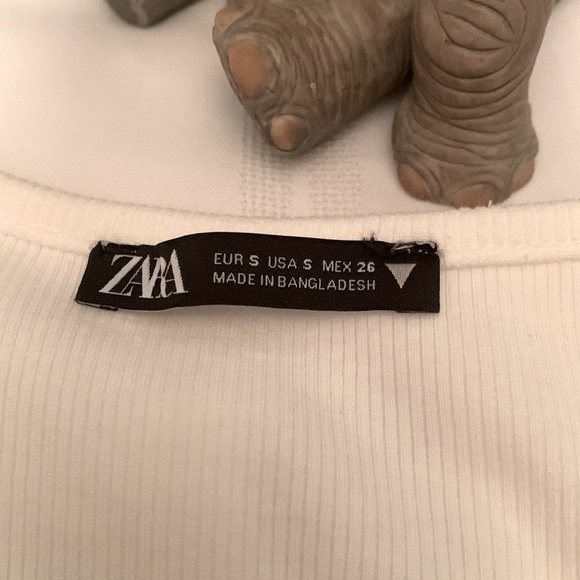 ✨SALE 2/$15✨ZARA | Ribbed cropped cardigan - Picture 4 of 7